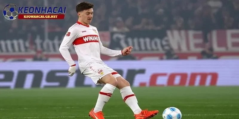 Angelo Stiller là bản hợp đồng tiếp theo mà Real Madrid nhắm đến Angelo Stiller là bản hợp đồng tiếp theo mà Real Madrid nhắm đến